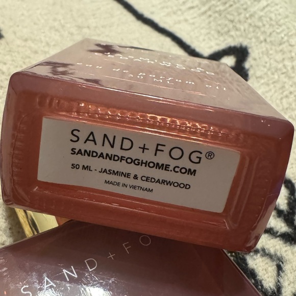 Sand + Fog JASMINE & CEDARWOOD Eau De Parfum Oil 1.7 Rollerball Perfume - Picture 2 of 2